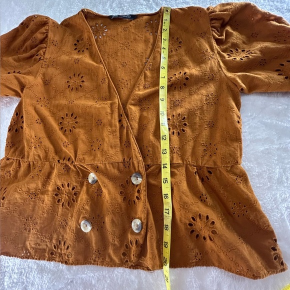 Zara Brown/Rust Eyelet Short Sleeve Wrap Double Button Blouse. size S - Picture 8 of 9